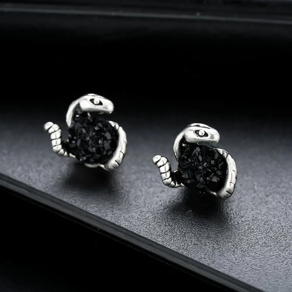 Vintage Silver Color Magnetic Stud Earrings Eye of Medusa No Piercing Ear Clips Punk Earrings for Men Cool Party Punk Jewelry view 3