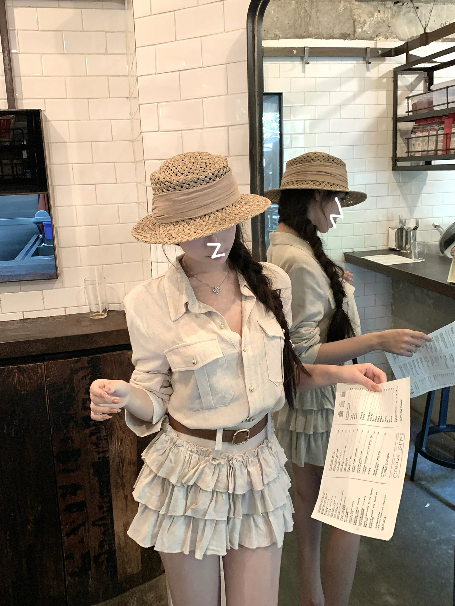 

Ретро-комплект из двух предметов в гонконгском стиле: женский топ с воротником и длинная юбка с высокой талией. Модный универсальный комплект для весны и осени.