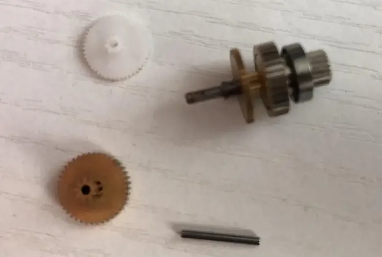 Piezas de engranaje de metal de repuesto servo Henge Futaba 12g MD933