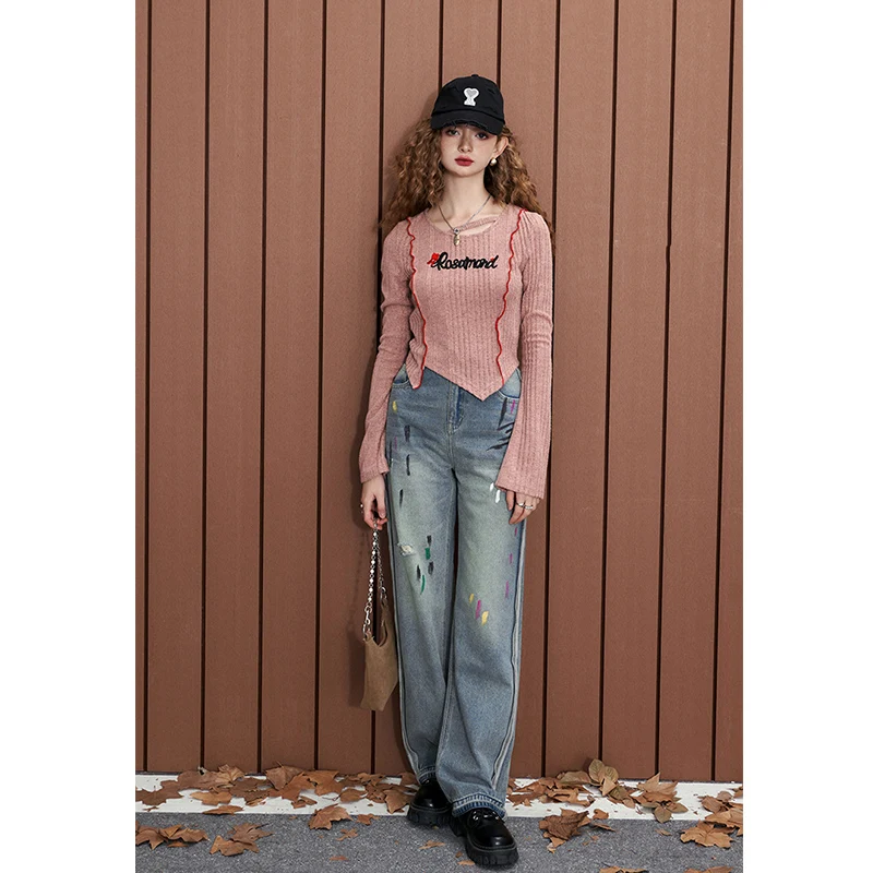 ELFSACK Women Y2K Ribbed Knit Top with Letter Embroidery, Asymmetrical Flare Long Sleeve Slim Sweater for Fall