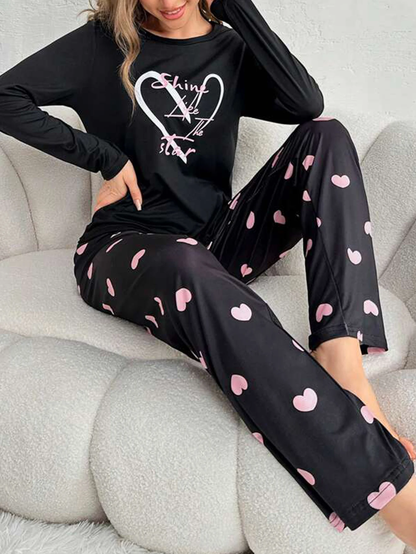 Women Pajamas Set Heart & Slogan Print Long Sleeve Round Neck Top Allover Heart Prints Elastic Pants Black Autumn Sleepwear