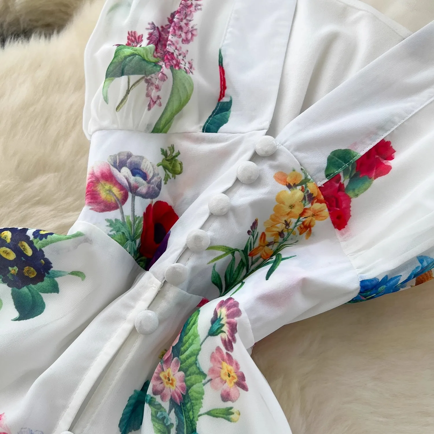 Letnie wakacje Wspaniała sukienka w kwiaty Damska bez rękawów, z falbankami, dekoltem w kształcie litery V, kwiatowym nadrukiem, guzikami, szyfonowa, artystyczna szata Vestidos