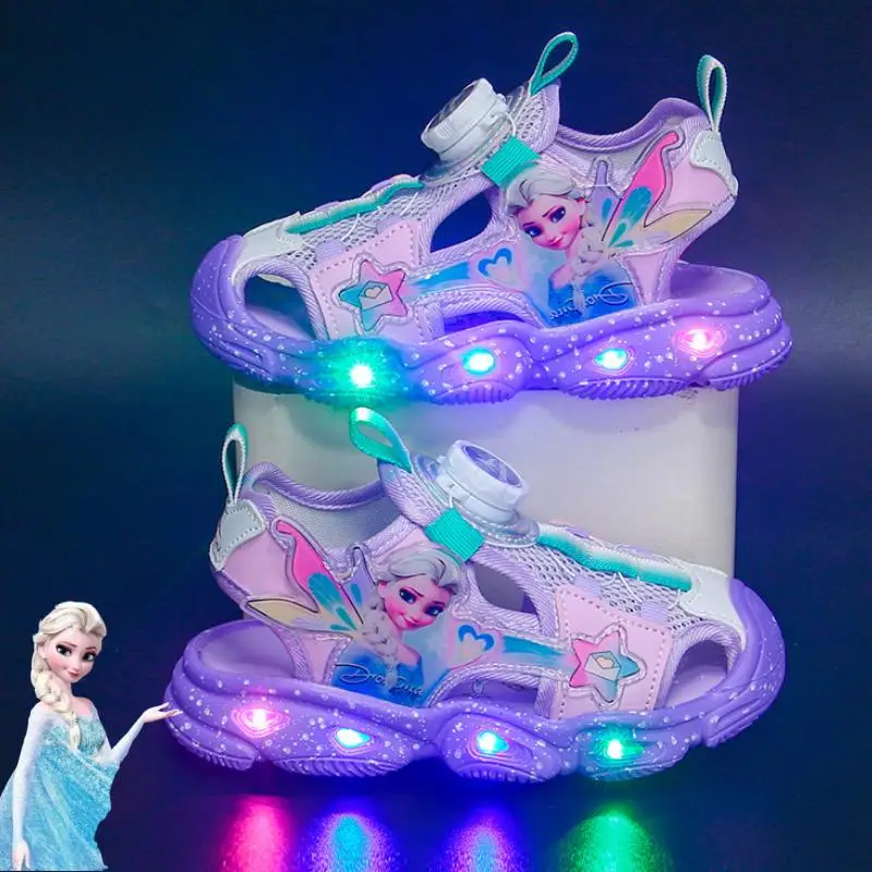 

Anime Girl Child Princess Elsa Beach Flash Light Shoes Summer Sandals Casual Shoes Kawaii Child Outdoor Slippers Rubber Bottom
