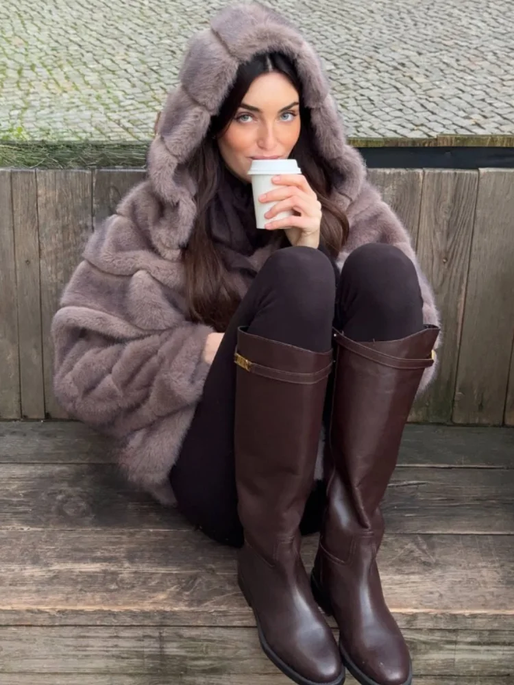 

Короткая куртка из однотонного искусственного меха с капюшоном, повседневная женская куртка на шнуровке с длинным рукавом, свободные теплые плюшевые куртки 2026, зимняя повседневная верхняя одежда для поездок на работу