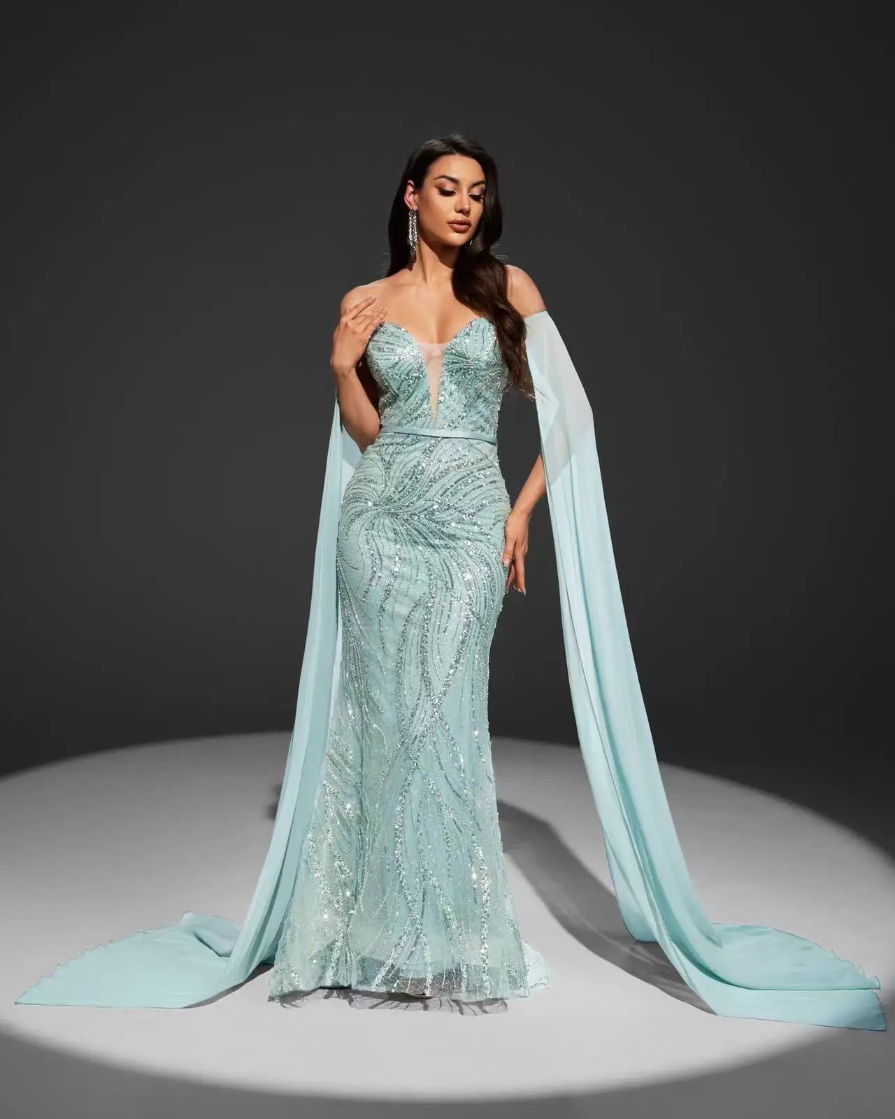 (تخفيضات) فساتين حفلات فاخرة طويلة الأكمام من شاليمار تشانغ باللون الأخضر لفساتين ذيل السمكة تنورة ماسية مصنوعة يدويًا حسب الطلب