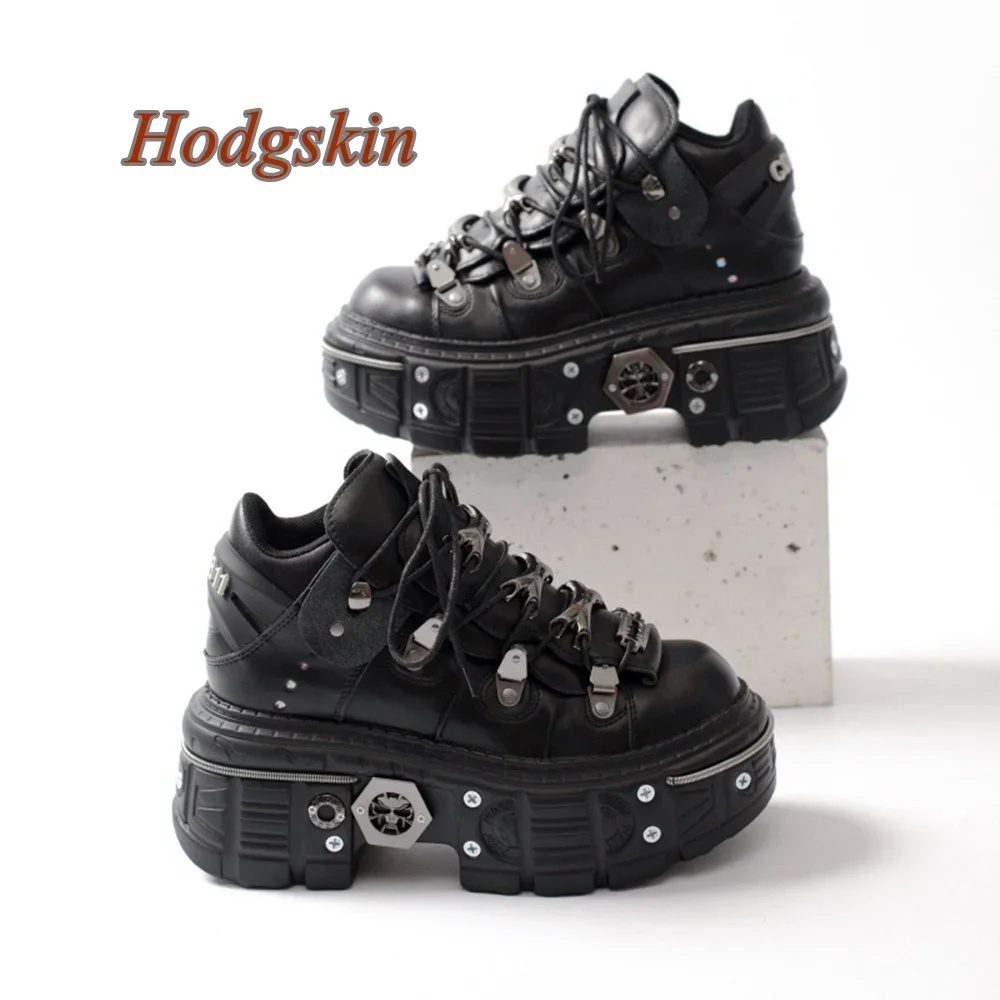 

Metal Decoration Rivet Platform Pumps Round Toe Front Strap Height Increasing Pumps Fashion Casual 2025 Newest Spring Pumps