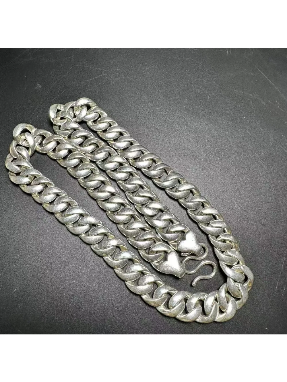 

Hot selling China Tibetan Silver Folk Simple Necklace Fashion Personalized Men and Women Amulet Pendant