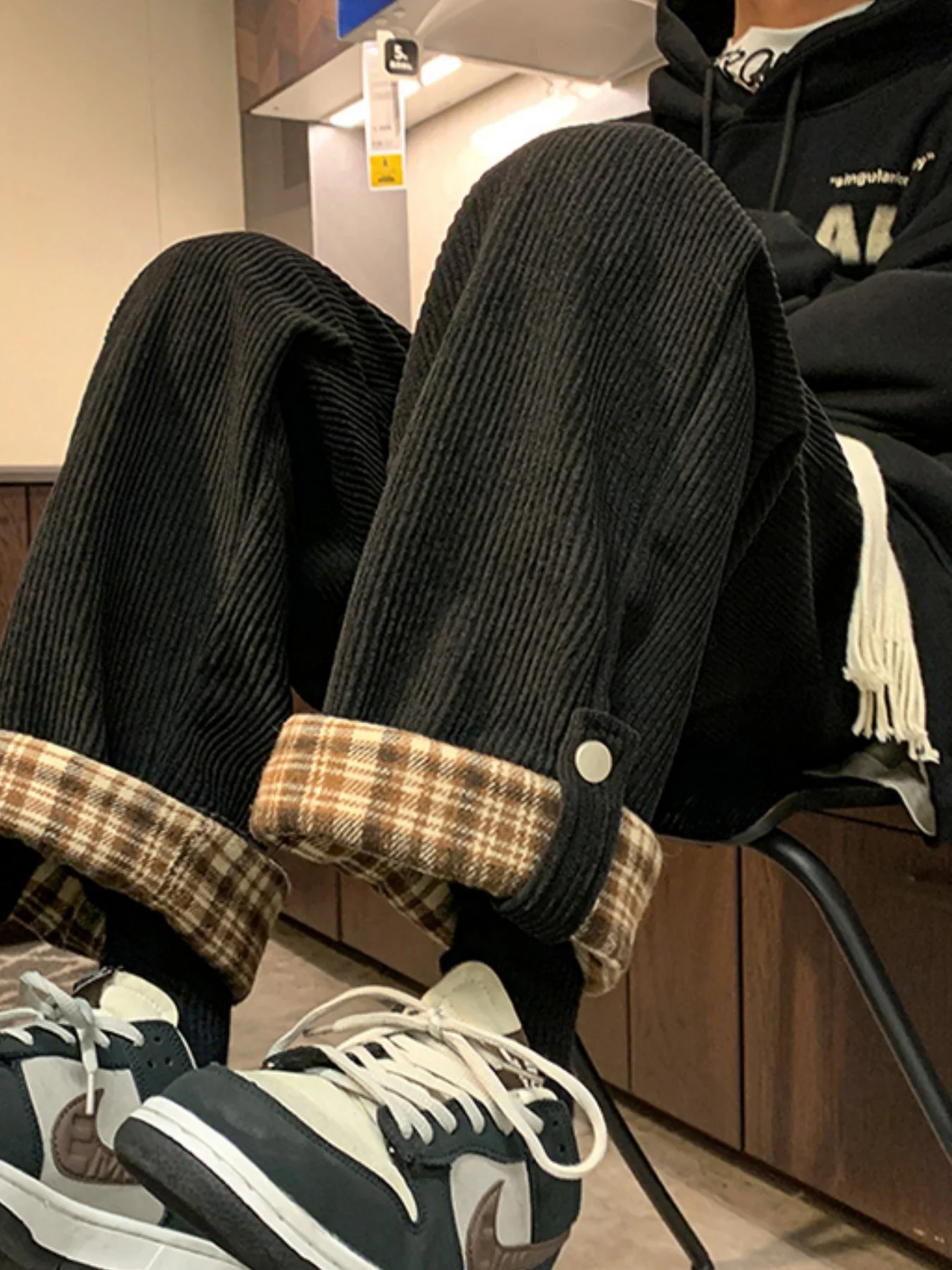 Nuovi pantaloni invernali a gamba larga scozzesi retrò da donna, foderati in pile, ispessiti, a vita alta, caldi, drappeggiati, casual, larghi, versatili, pantaloni a gamba dritta alla moda