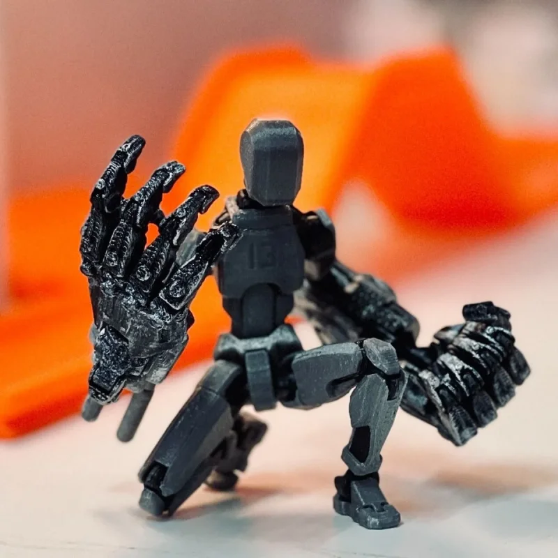 スポットラッキー13 新フィギュア アイアンフィスト 可動モ - Vinyl Figure Blank のレビューと価格