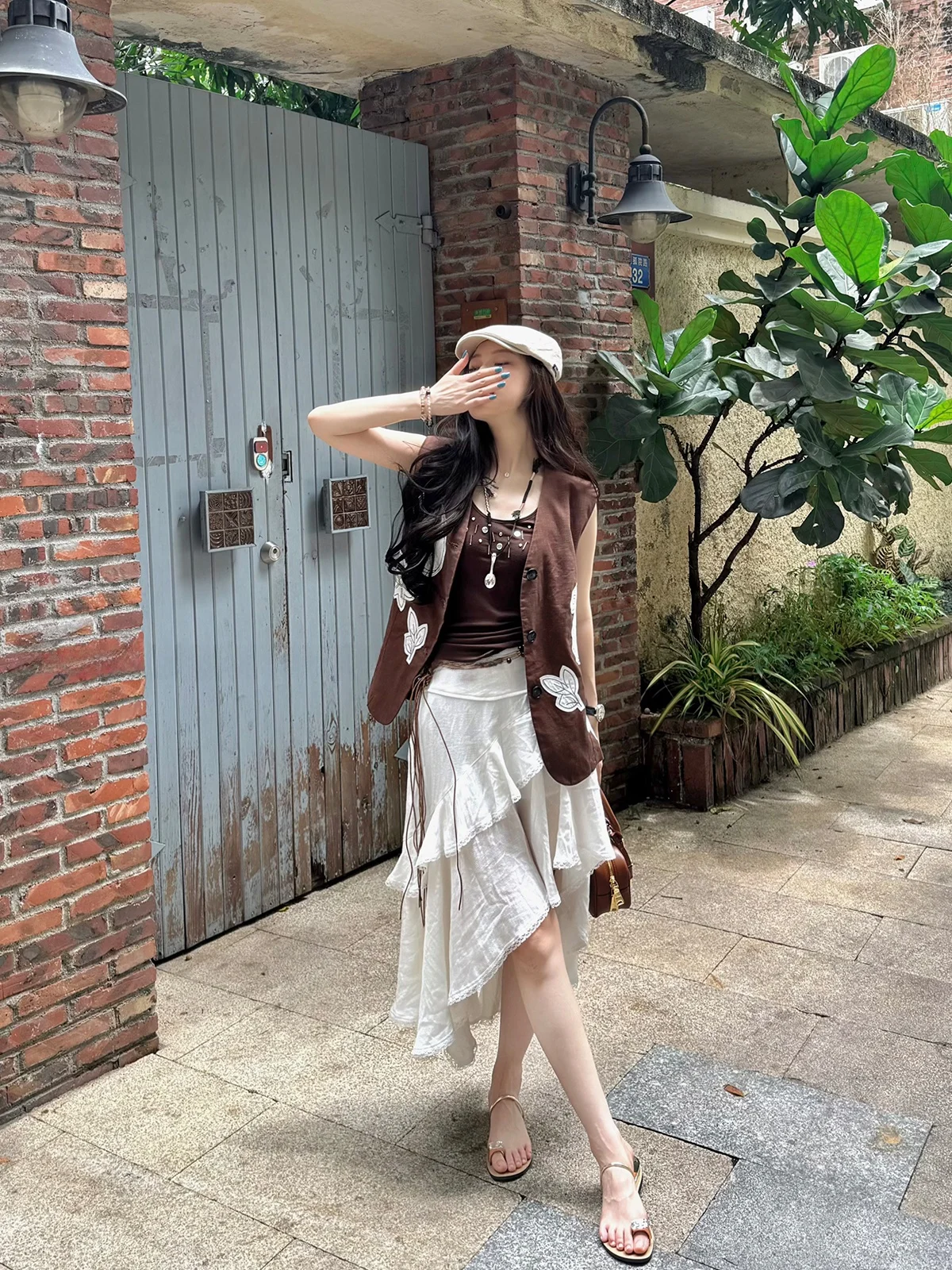 

Летний комплект JONIbyBEB: вышитый жилет и юбка из 100% льна, асимметричный дизайн, модный китайский стиль, женский...