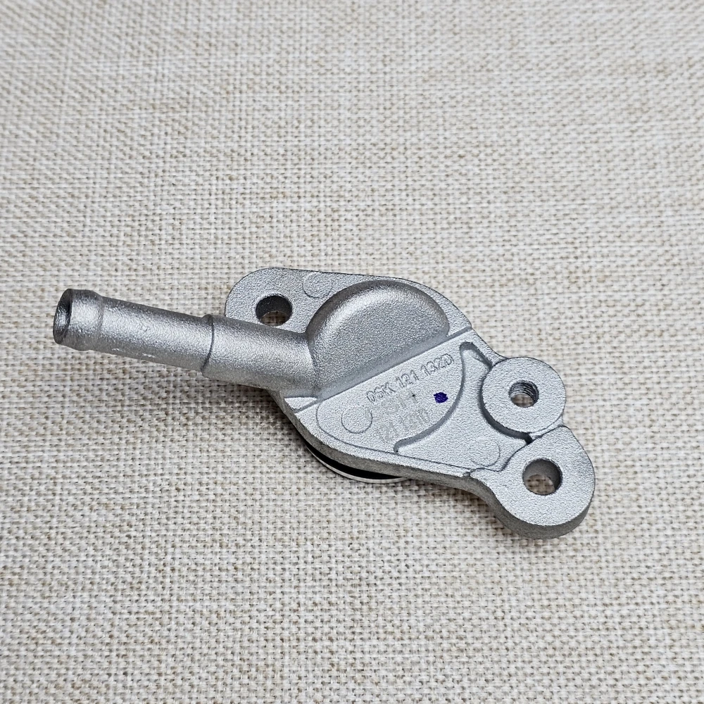 

Aluminum Thermostat Housing Coolant Flange For Audi A4 A5 Q5 VW Golf Jetta 06K121132H 06K121132G 06K121132D 06K121132C