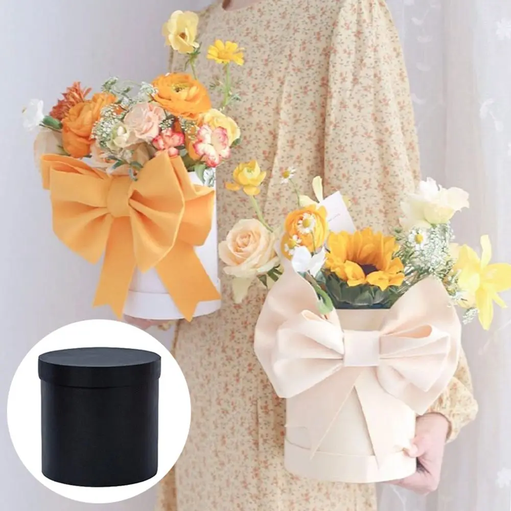 1 PCS Portable Flower Hug Bucket Simple Round Cardboard Packaging Box Creative Floral Bouquet Case For Valentine\'s Day