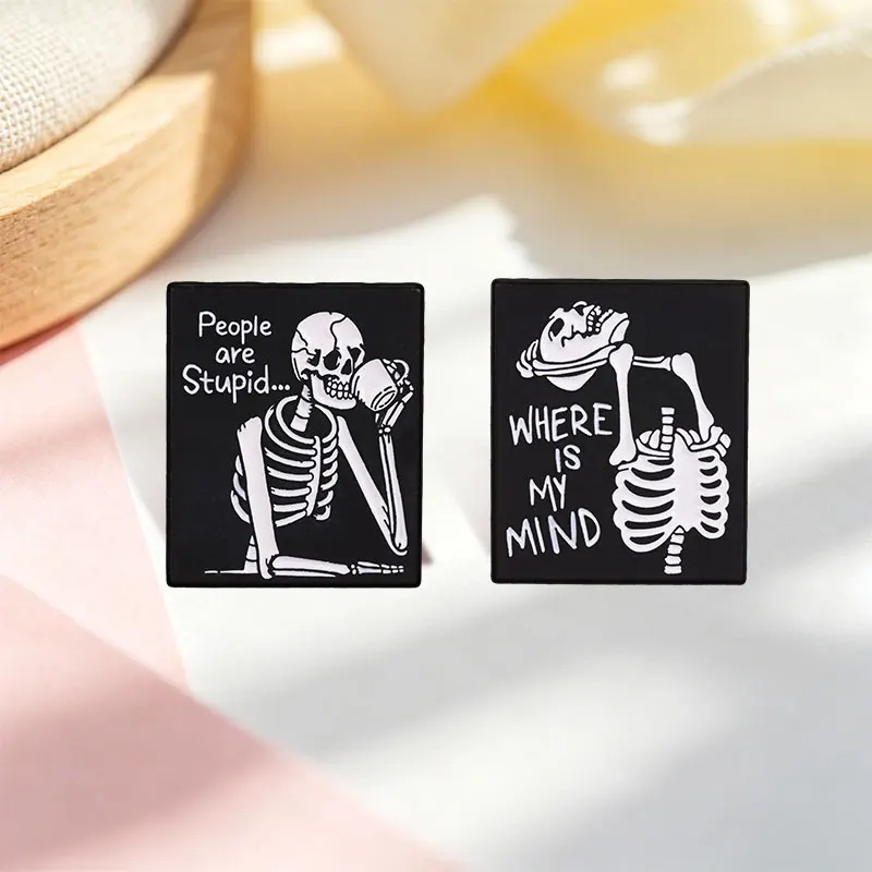 Die Leute sind dumm, wo ist mein Verstand? Skelett-Abzeichen Emaille-Pin, dunkler Humor, Halloween-Skelett-Broschen, Taschen-Revers-Abzeichen, Schmuckgeschenk. – Detail 8