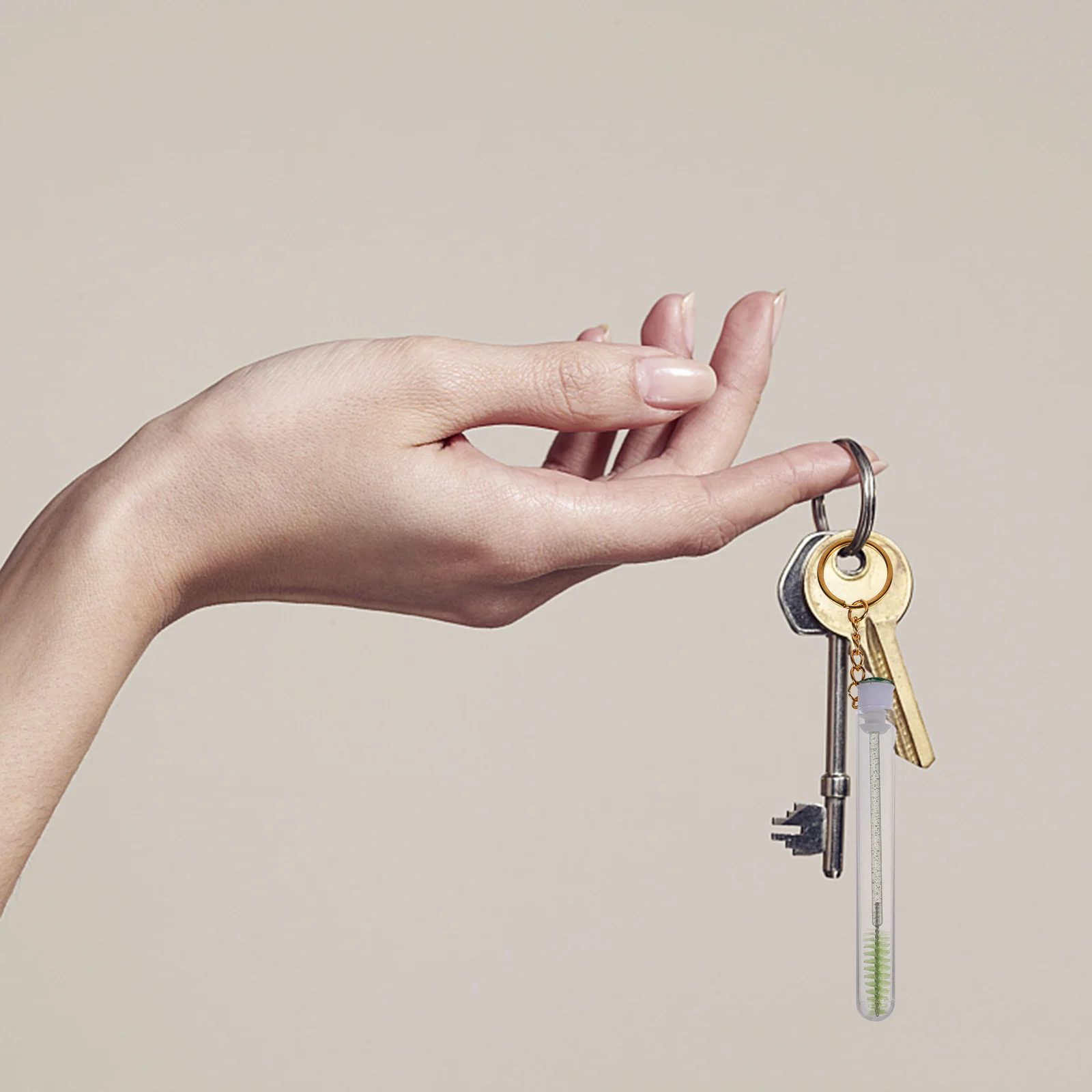 10 szt. szczoteczek do rzęs z breloczkiem i tubką, błyszczący grzebień do rzęs dla kobiet, modny prezent kosmetyczny, kompaktowy, idealny w podróży.