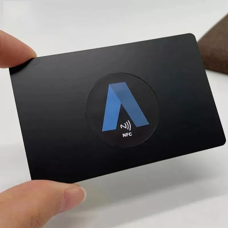 استعلام مخصص مخصص على شكل Rfid قابل للطباعة الفولاذ المقاوم للصدأ الأسود معدن Nfc بطاقة الأعمال بطاقة الائتمان حجم الأعمال المعدنية