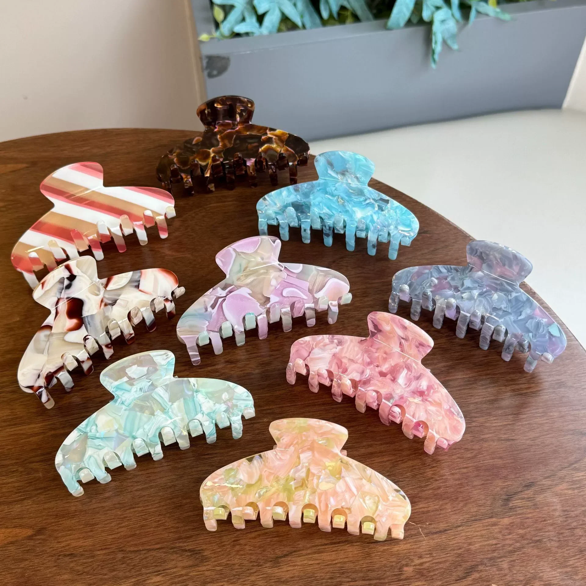 

New Design 10.3CM Acetic acid Dazzling Colorful Hair Clip Simple Fashion Temperament Shark Clip Hair Accessories For Woman Girls