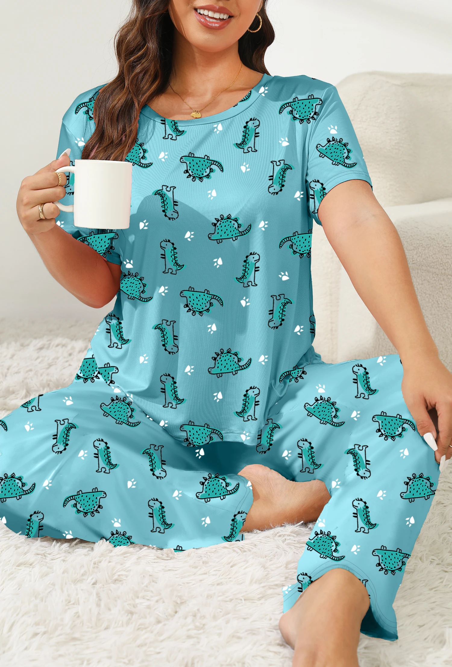 

Женский пижамный комплект больших размеров с принтом мультяшного динозавра