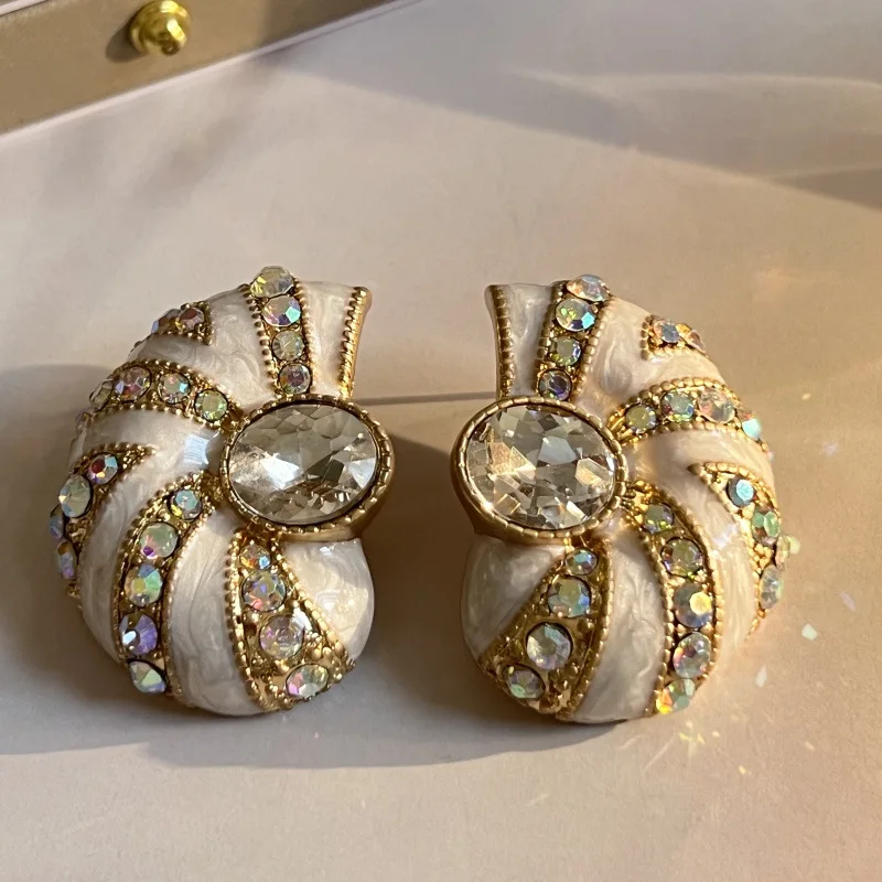Vintage Blue Enamel Snail Stud Earrings For Women Retro Exaggerated Personality Fashion Animal Earrings Luxury Elegant Lady Gift