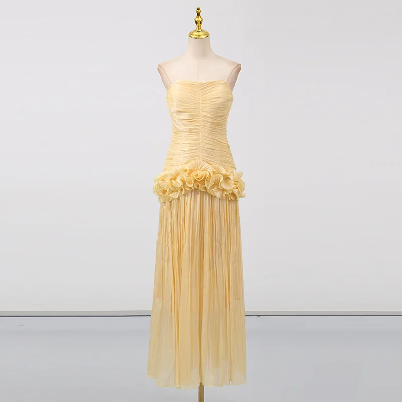 QMANSHA Champagnerfarbenes, plissiertes Chiffon-Abendkleid, trägerloses, gerafftes Oberteil, 3D-Rüschen an der Taille, hoher Schlitz, bodenlanges Abendkleid – Detail 12