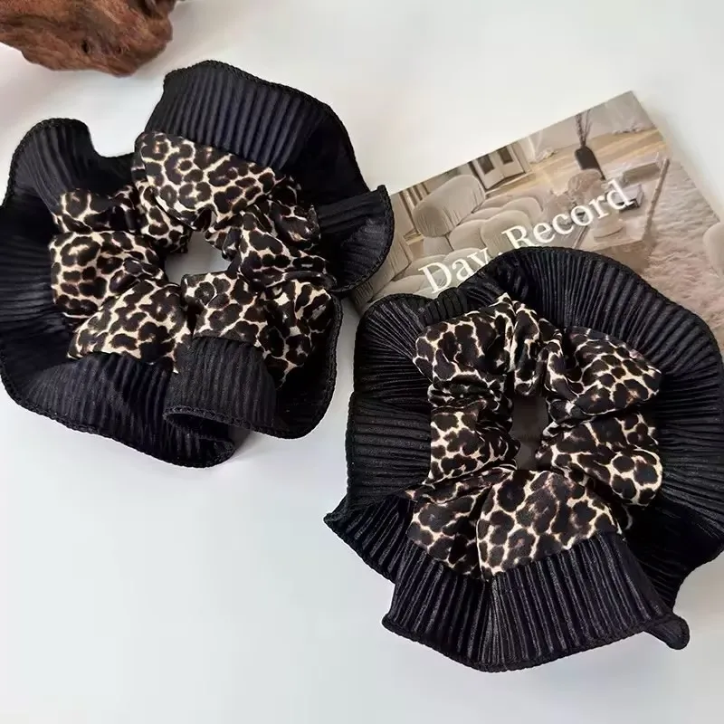 Leopard Print Ruffled Elastic Hair Tie, A Retro-Style Fashionable Women'S Hair Accessory.