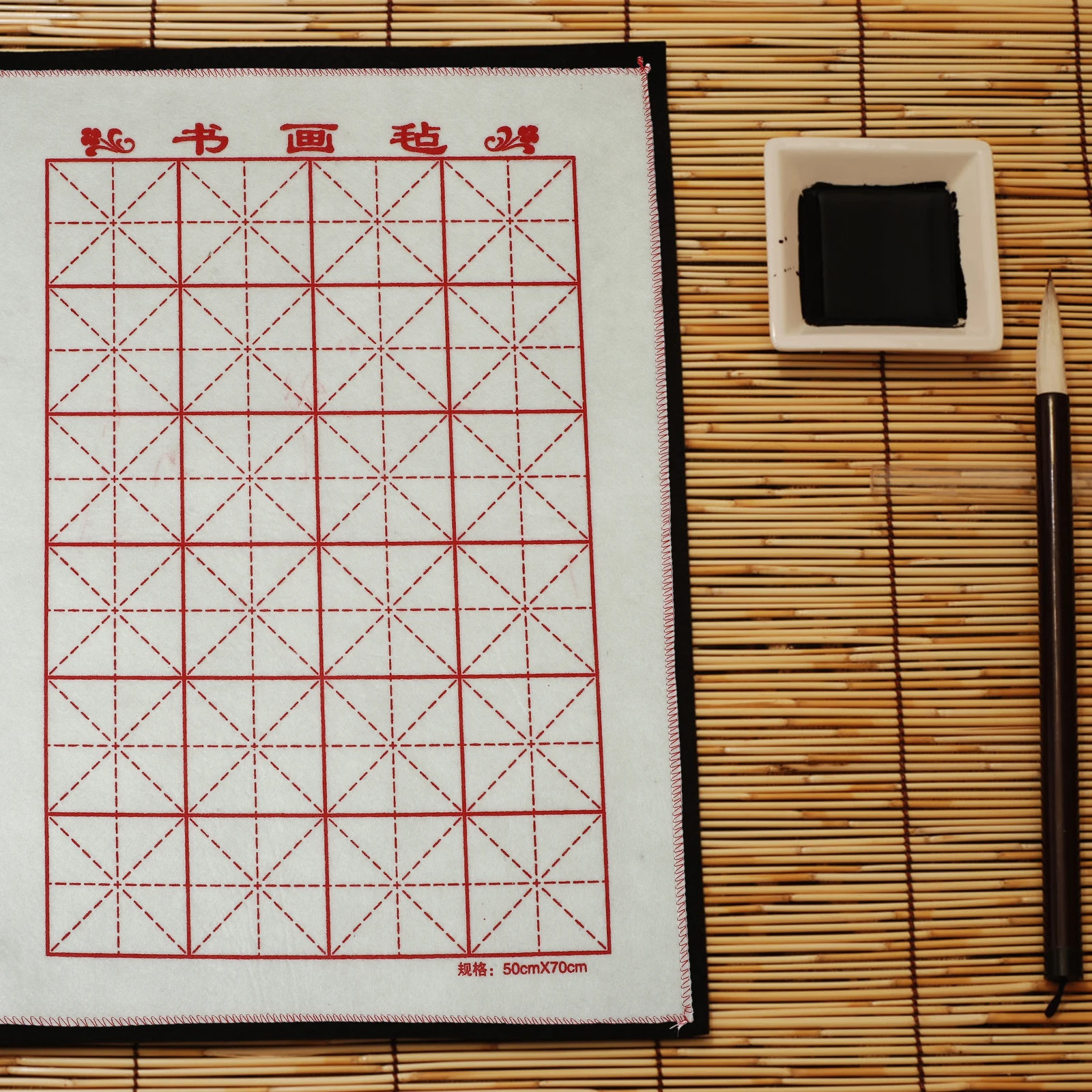 

5pcs Calligraphy Felt Mats 70x50cm Light Grey Desktop Pads with 10x10cm Grid for Artists Calligraphy Writing Cushions Reusable