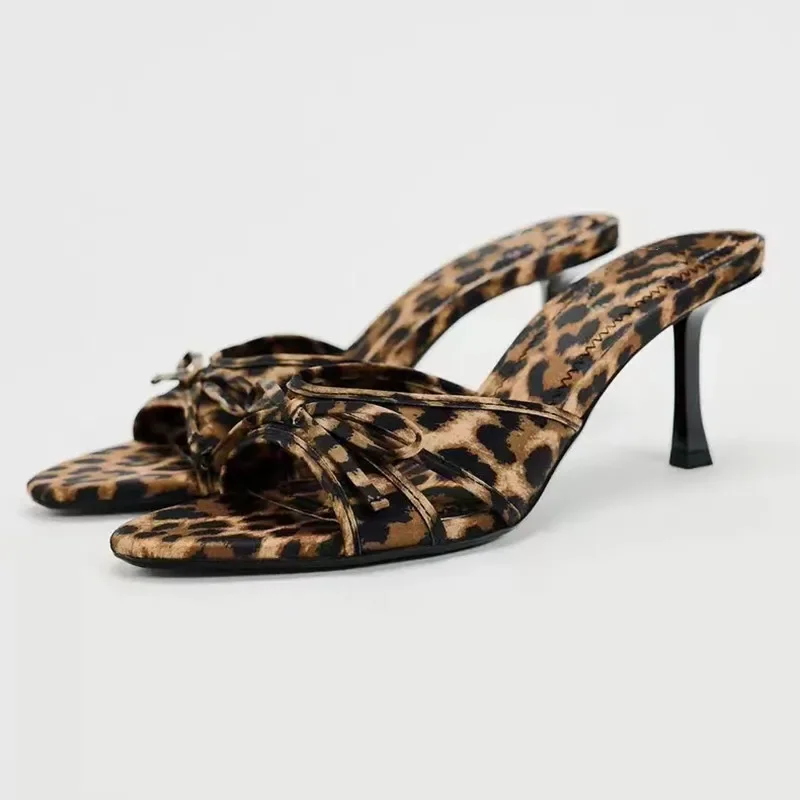 Nowe sandały damskie w panterkę letnie sandały na obcasie bez pięty damskie sandały na obcasie Casual szpilki Leopard wysokie obcasy Zapatos Mujer