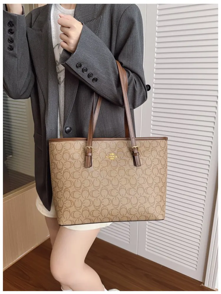 

Fashionable Ladies Hand Bags Made Of Fine Leather Featuring Trendy Paris Vintage Look​