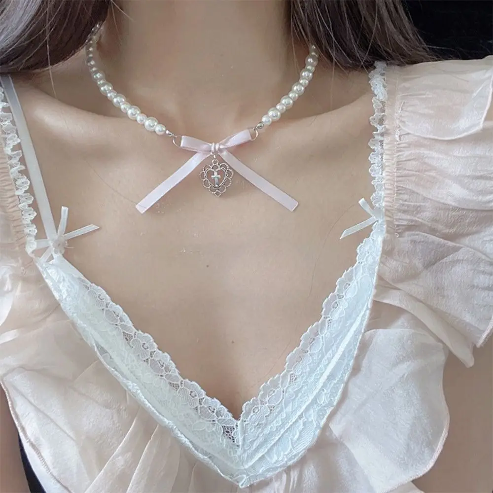 

Metal Y2K Heart Necklace Goth Heart Cross Romantic Imitation Pearl Necklace Clavicle Chain Sweet Bowknot Pendant Jewelry