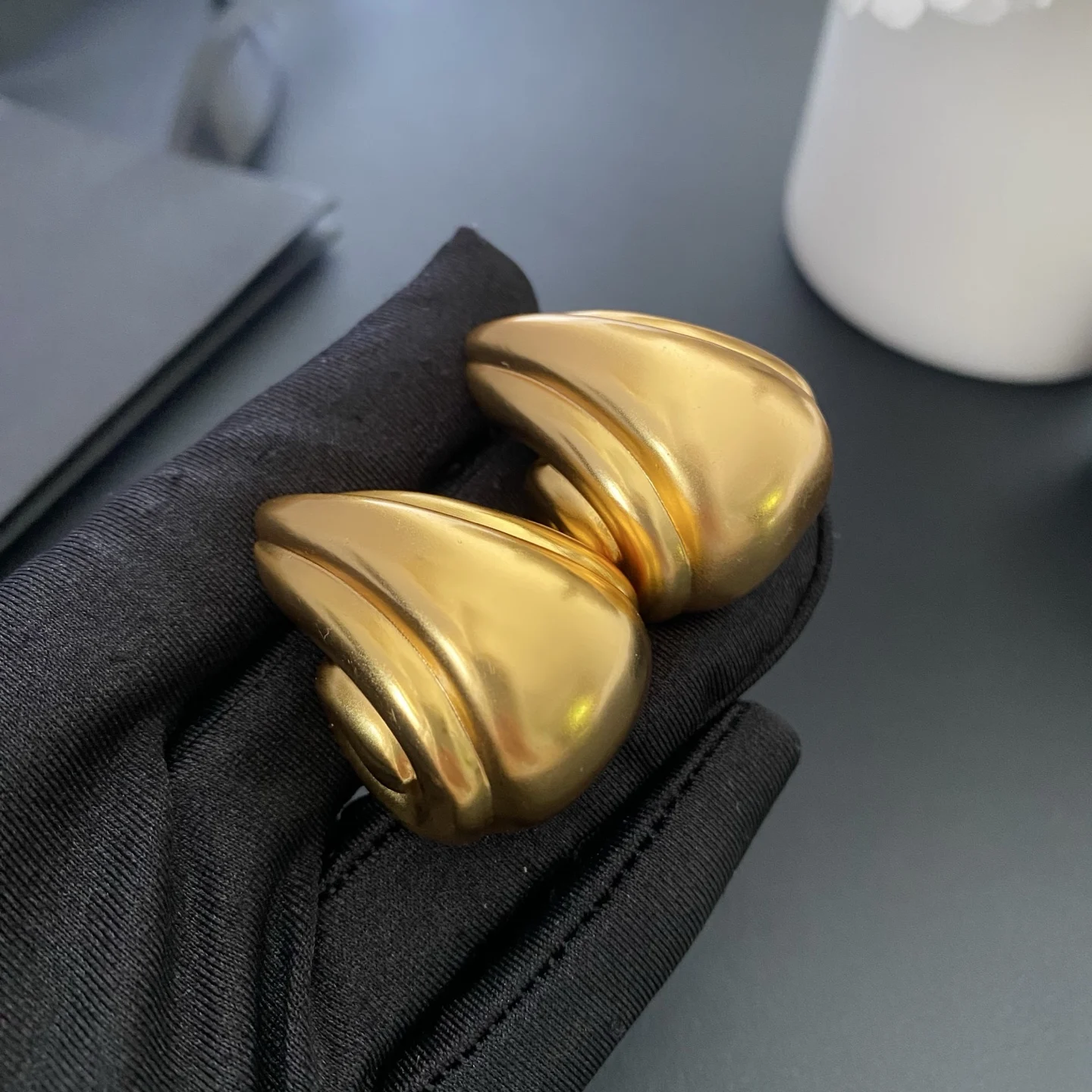 

Винтажные высококачественные латунные позолоченные дизайнерские брендовые серьги-клипсы для ушей, женские роскошные ювелирные изделия