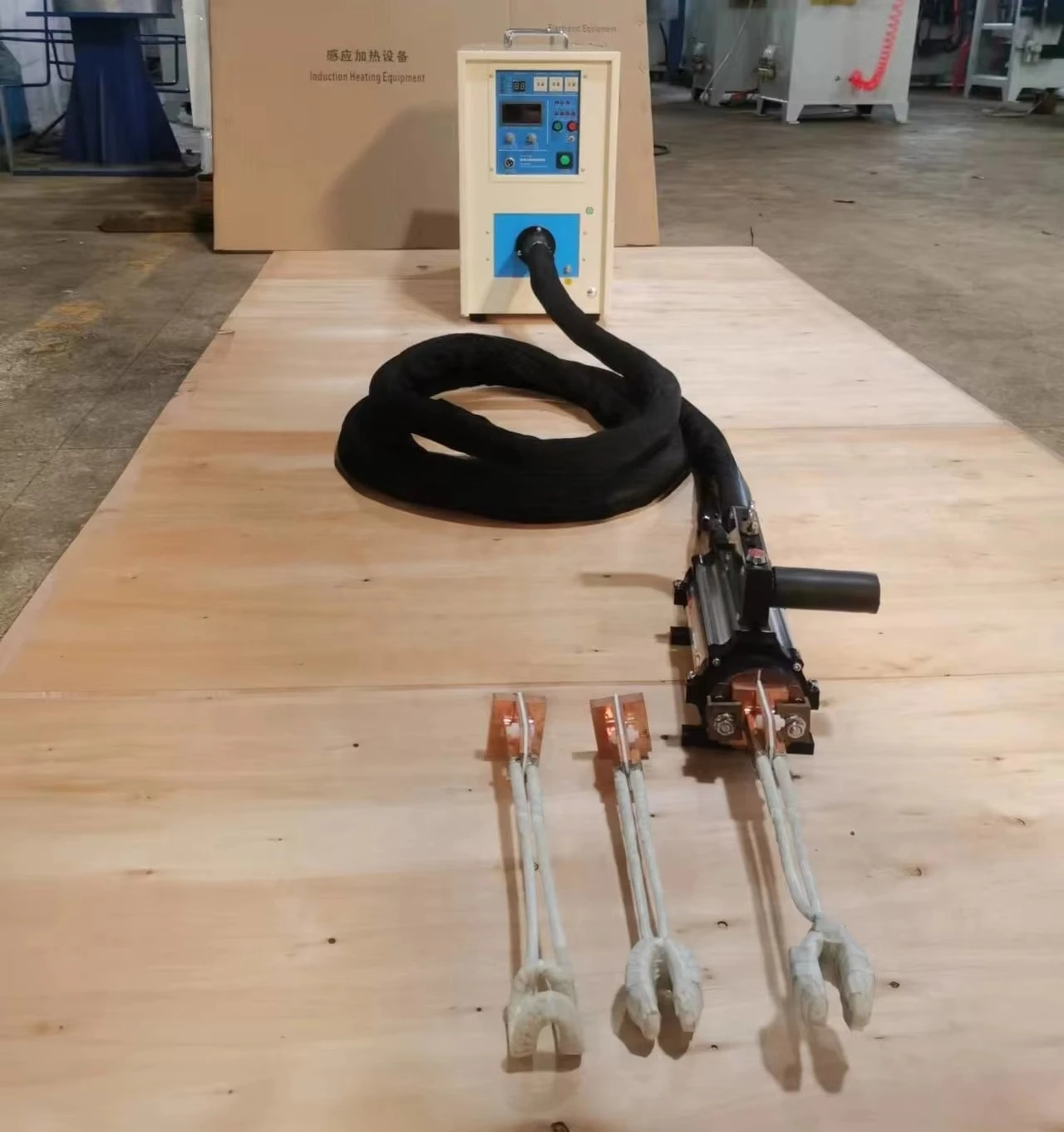 Hot Sale Portable Induction Heating Welding Machine Handheld with Soft Cable for Metal Tubes Brazing