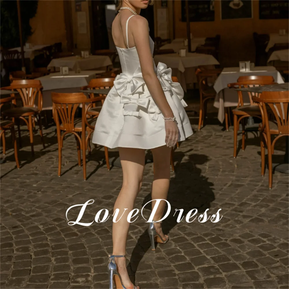 Love Exquisite Short A-Line Bow Spaghetti Straps Stain Wedding Dresses Charming Above Knee Sleeveless Backless Sexy Bridal Gowns