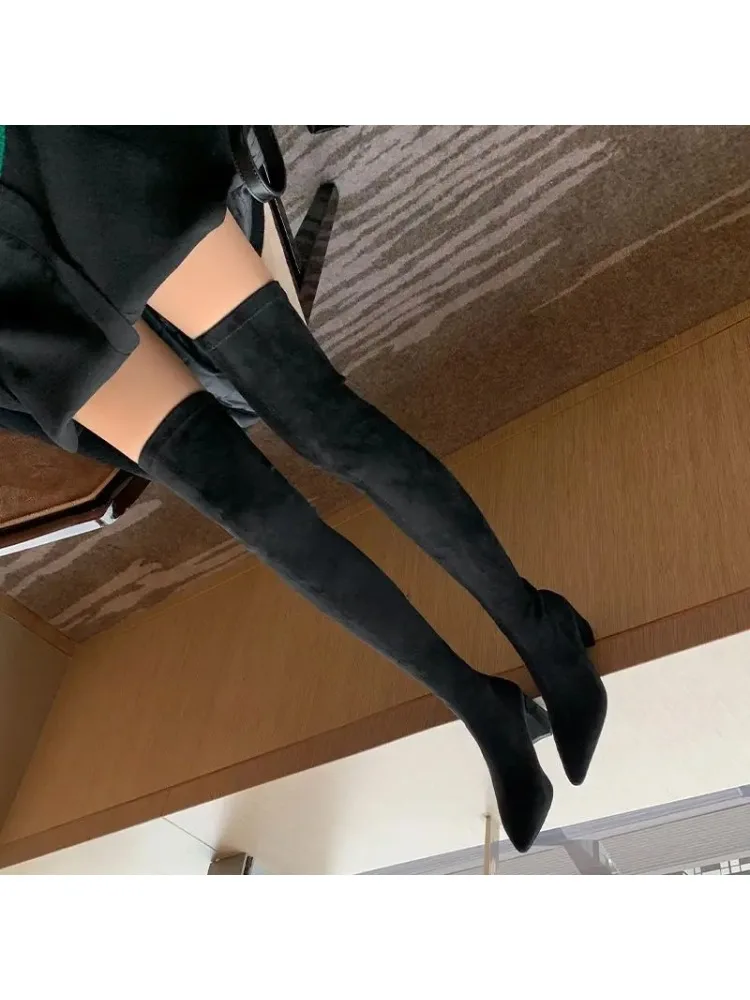 Bottes hautes Sexy pour femmes, nouvelle mode d'hiver 2022, au dessus du genou, chaudes, escarpins en daim avec fermeture éclair au dos, chaussettes, chaussures à talons hauts