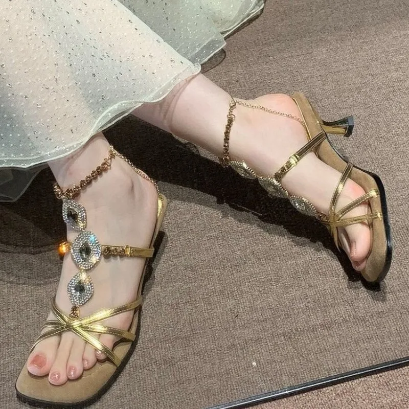 

Роскошные женские сандалии с кристаллами, туфли на высоком каблуке с квадратным носком, пикантные вечерние модные тапочки 2024, женские летние новые модельные туфли с открытой пяткой