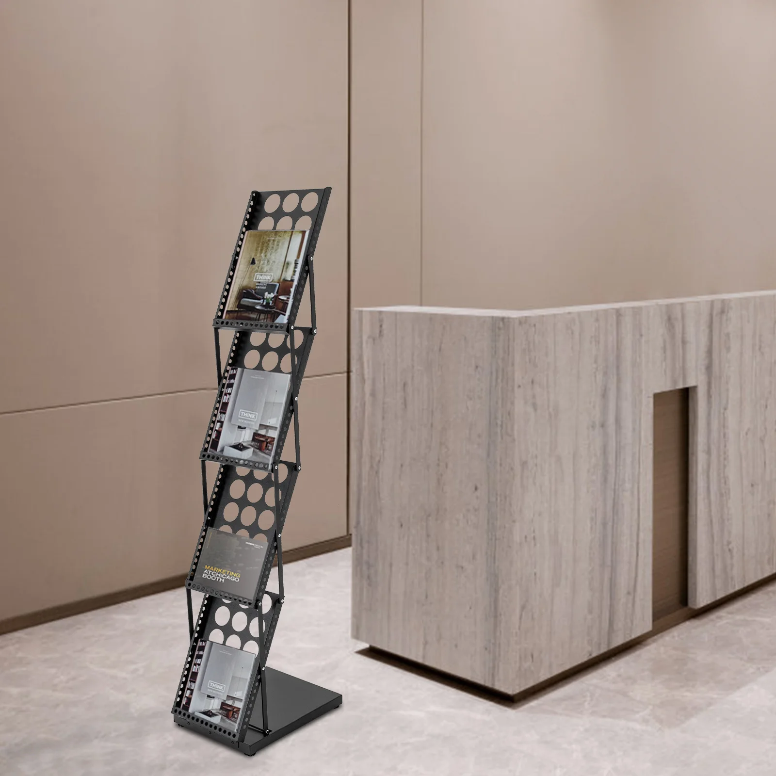 Étagère à magazines pliable à 4 niveaux, support d'affichage noir, étagères inclinées de 14,17 x 10,63 pouces pour livres et documents, aucun assemblage requis, organisateur de rangement au sol en métal pour bureau, bibliothèque, salle d'attente