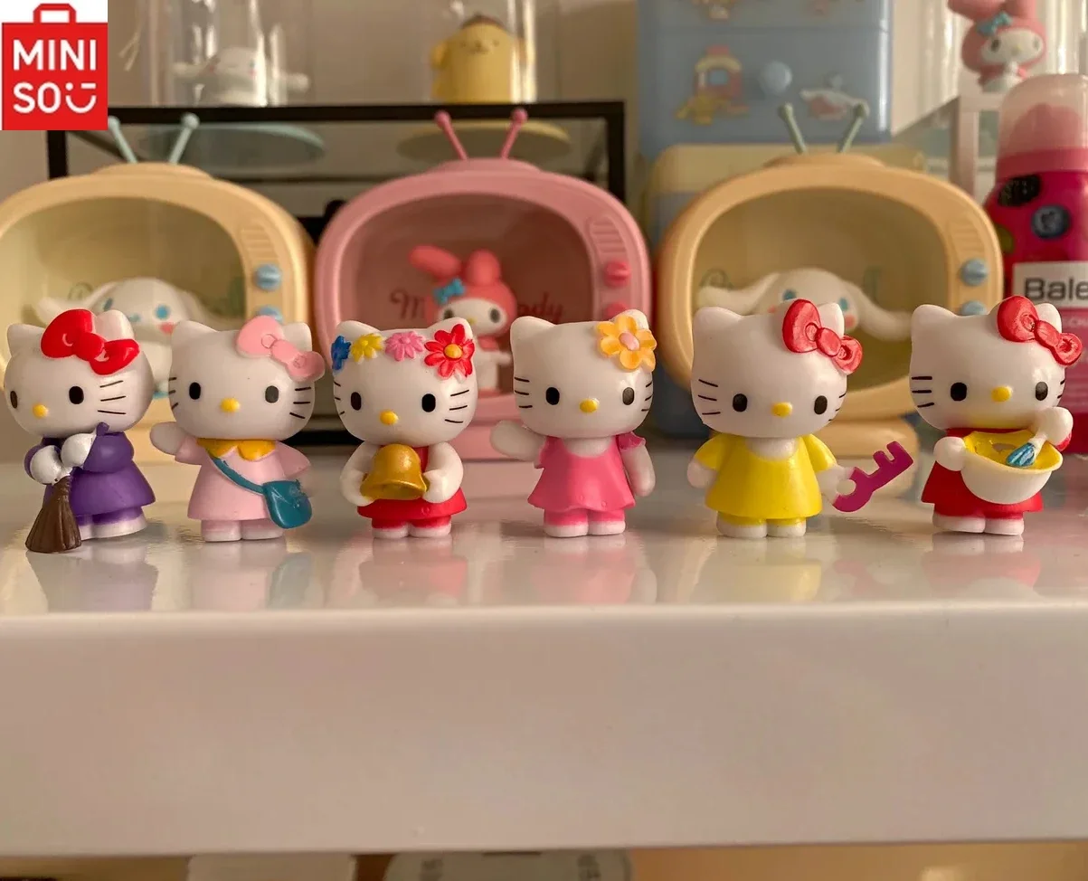 MINISO HelloKitty รถการ์ตูน DIY รวมคอนโซลกลางเครื่องประดับแว่นตาแมวชุดสุภาพสตรีเครื่องประดับตกแต่งภายในรถยนต์