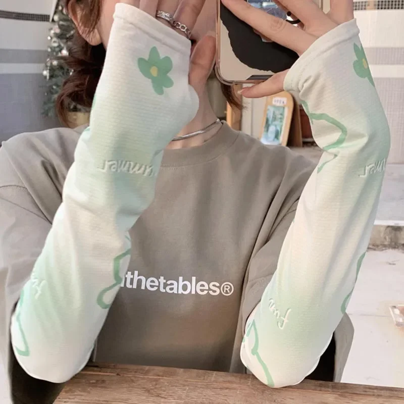 Рисунок 6 - Женский милый цветочный рукав из ледяного шелка