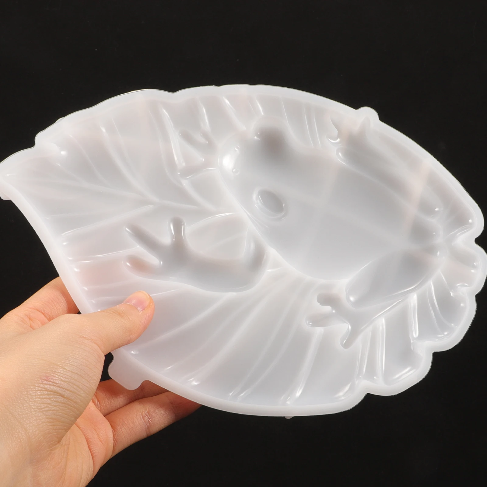 

Ornament Silicone Animal Resin Casting Frog on Leaf Making Mold Epoxy Resin DIY Frog Silicone Mold Crafts White Color