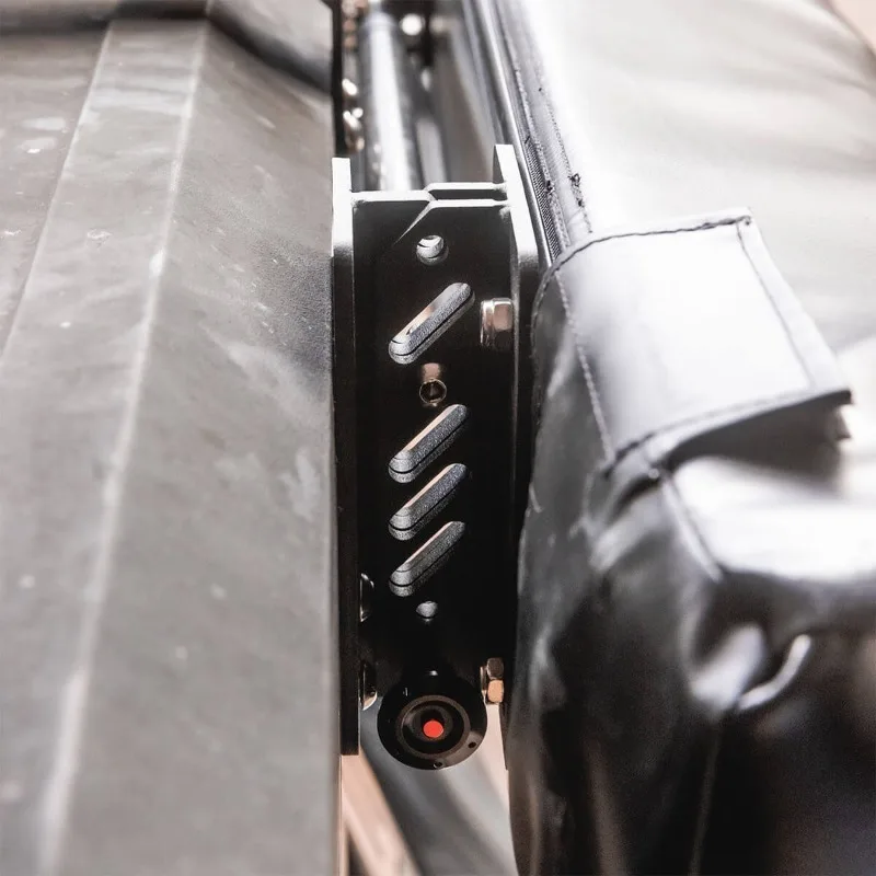Heavy-duty quick-release bracket, the connection bracket between the side tent and roof tent