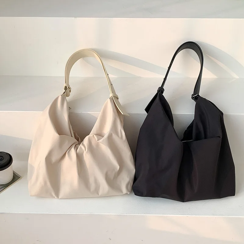 Bolso grande de nailon para mujer, versión coreana simplificada, de gran capacidad, ligero y versátil, estilo de viaje, de un solo hombro