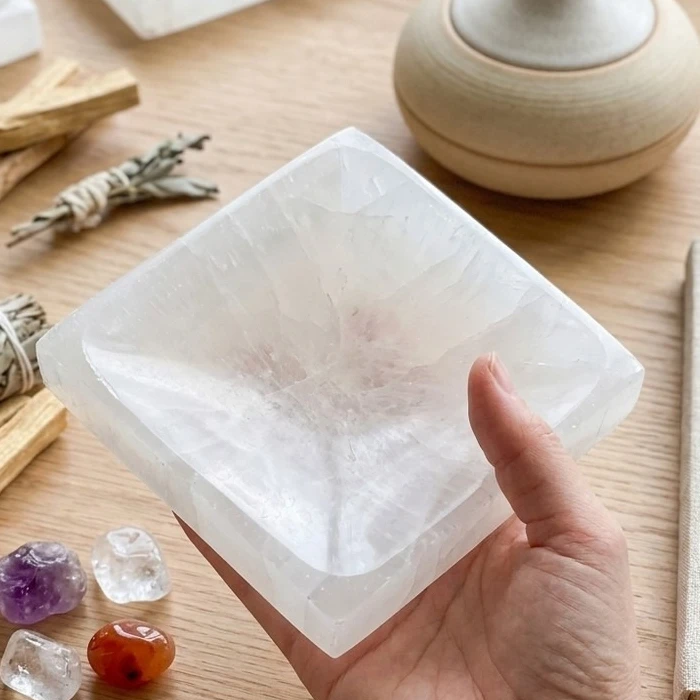 Natural White Selenite Square Bowl 9-10cm Gypsum Crystal Reiki Healing Stone Decorative Mineral Specimen for Home Decor