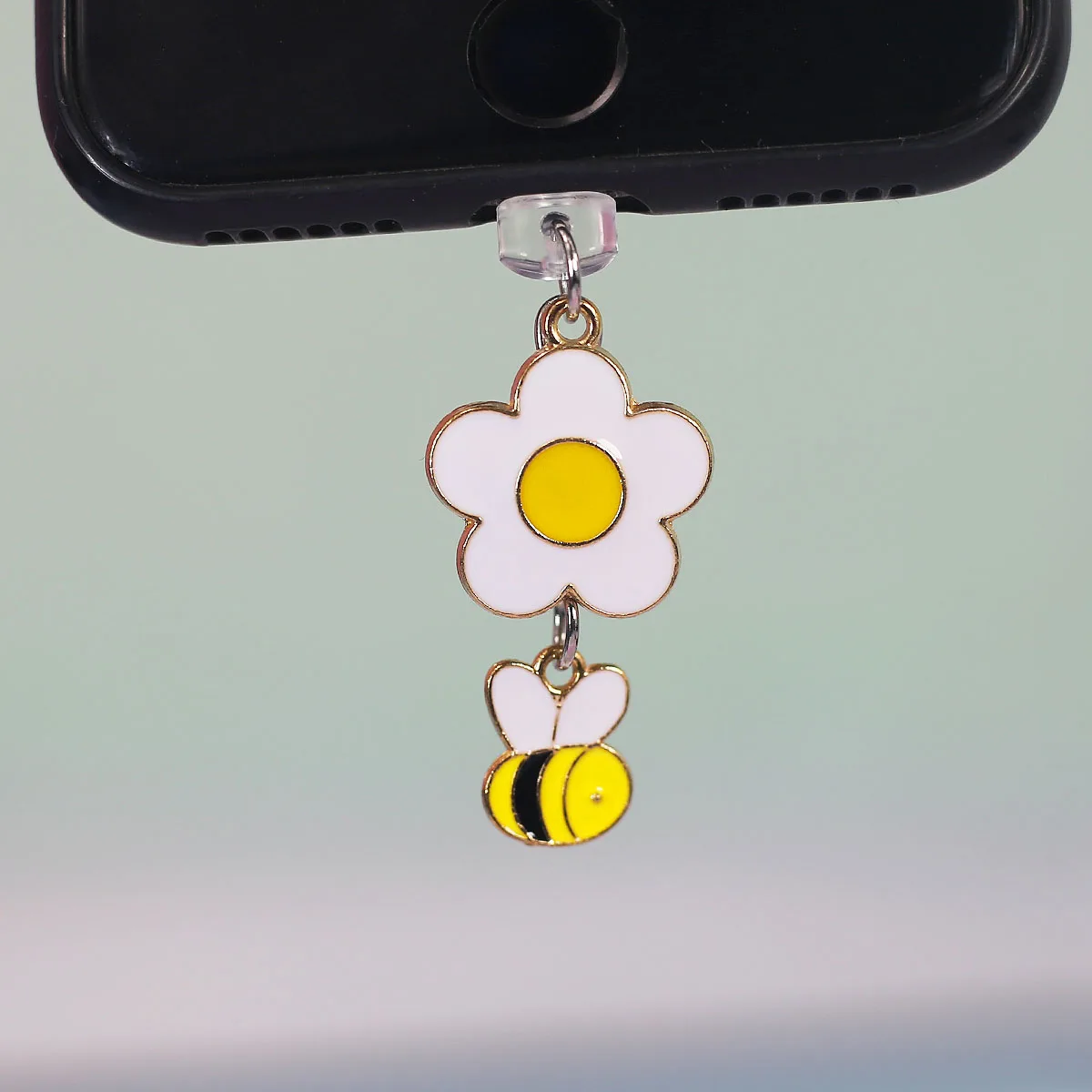 Mobile phone dust plug pendant, fashionable and charming flower bee pendant, hanging accessory for iPhone/Type-C/Samsung/Xiaomi