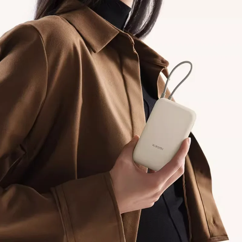 باور بانك Xiaomi بقدرة 10000 مللي أمبير في الساعة مع كابل شحن سريع مدمج ورفيع للغاية وصغير الحجم وسعة كبيرة للغاية ومحمول يعمل بنظام Android Apple