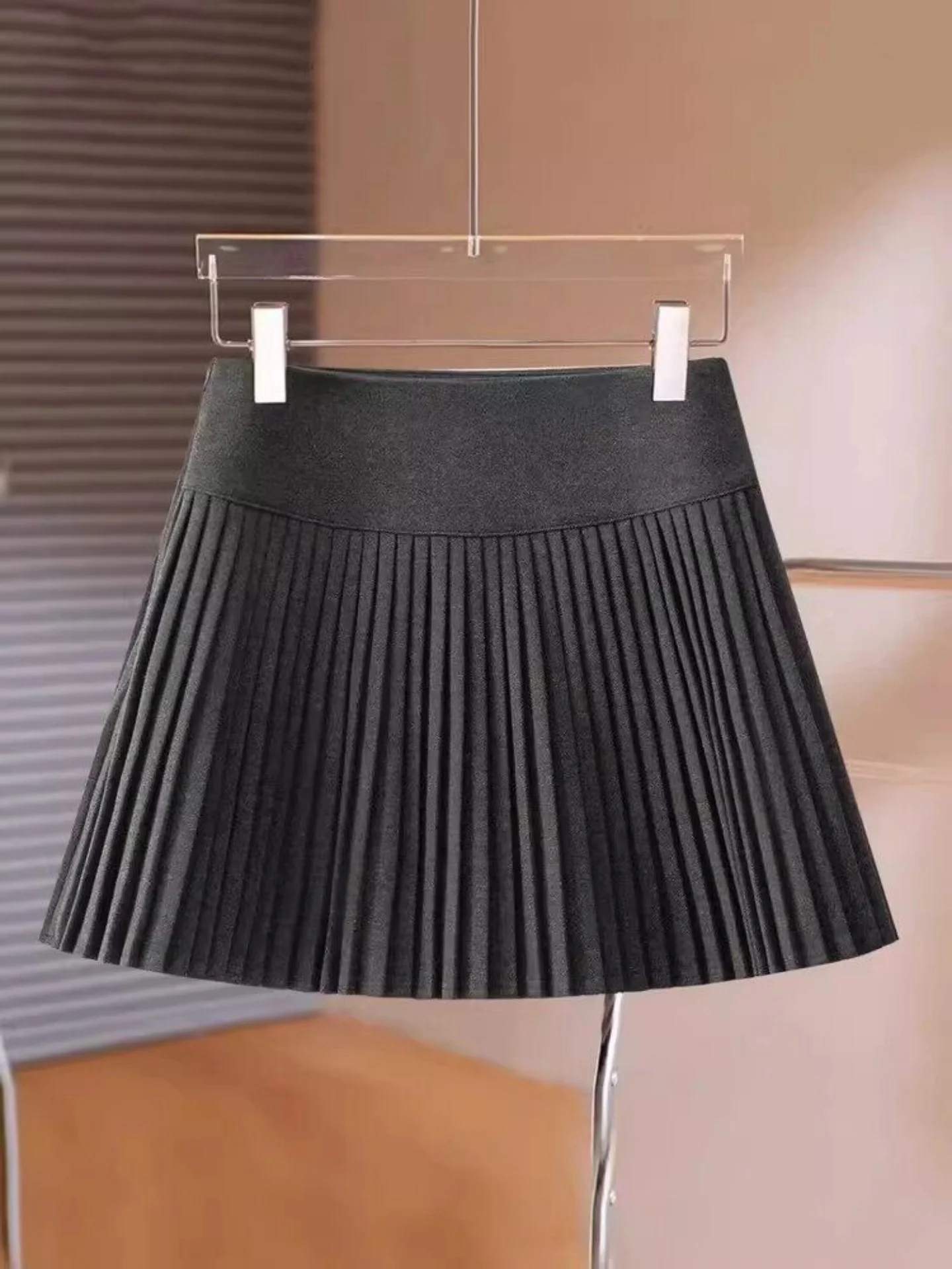 

Серая шерстяная клетчатая короткая юбка женская с завышенной талией, корейский стиль, большие размеры, А-силуэт, повседневная модная юбка Весна 2026