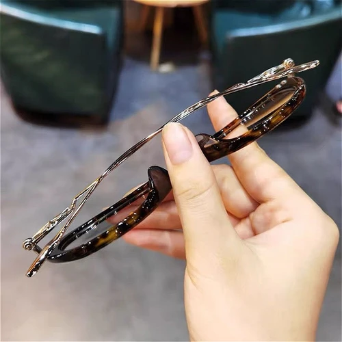 Imagen 2 del producto Gafas de lectura con montura ovalada de ojo de gato para mujer, gafas de presbicia con bloqueo de luz azul, gafas ultraligeras para miopía Unisex