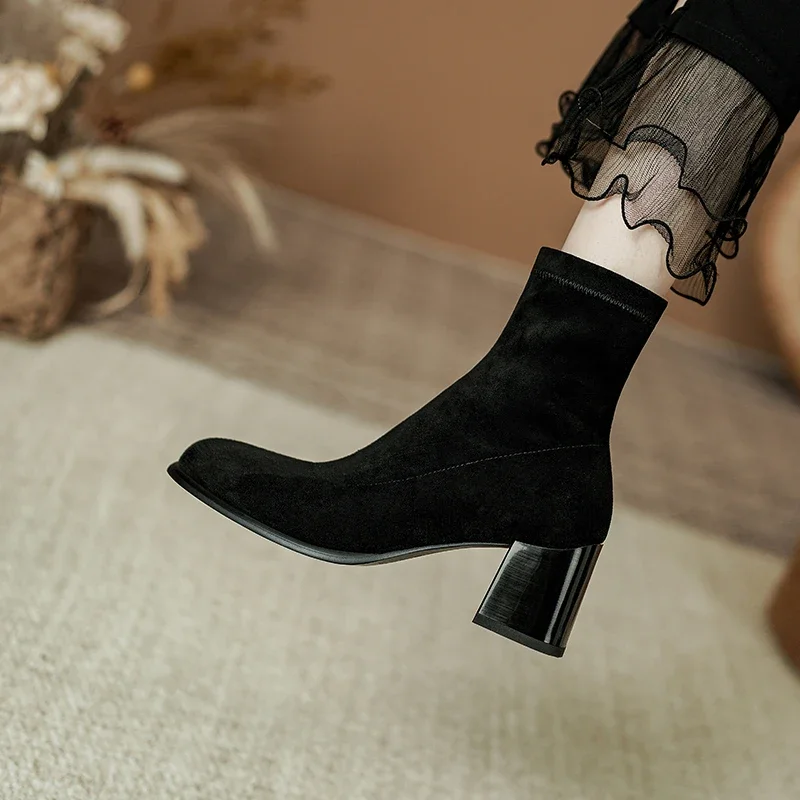 

2023 Winter Women New Fashion High Heels Solid Short Stretch Boots Ladies Round Toe Chunky Heels Slip-on Retro Style Ankle Boots