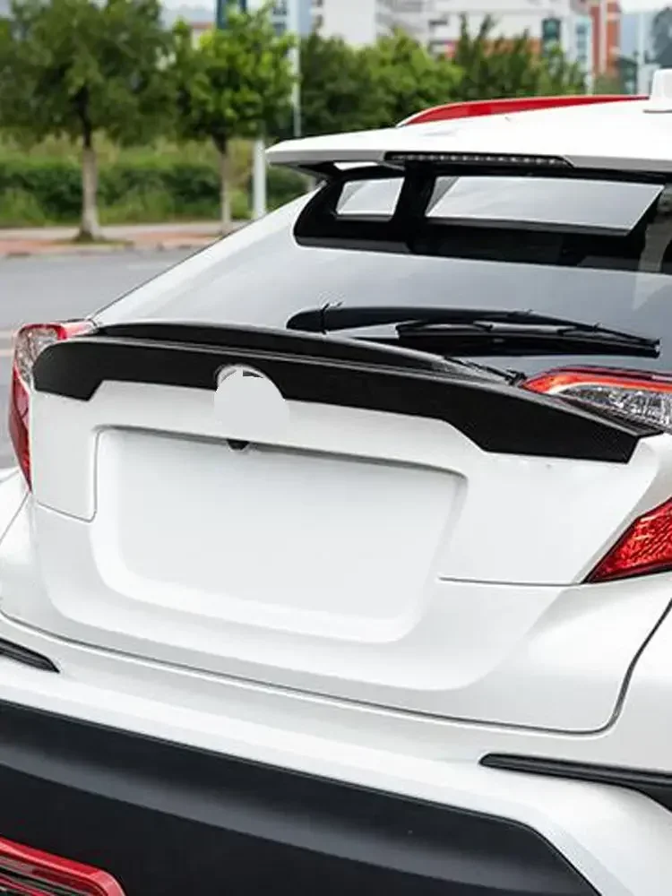 Dla Toyota C-HR CHR 2016 2017 2018 2019-2023 Spoiler z Włókna Węglowego Listwy Tylnego Bagażnika Skrzydła Naklejka Stylizacyjna Samochodu Akcesoria Zewnętrzne — zdjęcie 2