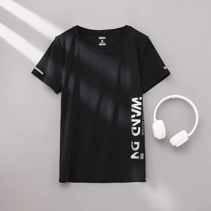 PHIGEER Reflective Running Top Women Short Sleeve Quick Dry Gym Shirt Smooth Fabric Athletic Tee With Asymmetrical Hem Workout