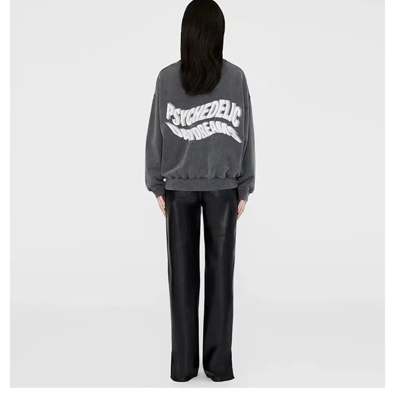 2025 جديد أمريكا الشمالية المتخصصة AB مشوه كلمة الطباعة غسل المياه المقلية اللون القديم الأسود والرمادي المرأة طاقم الرقبة سترة