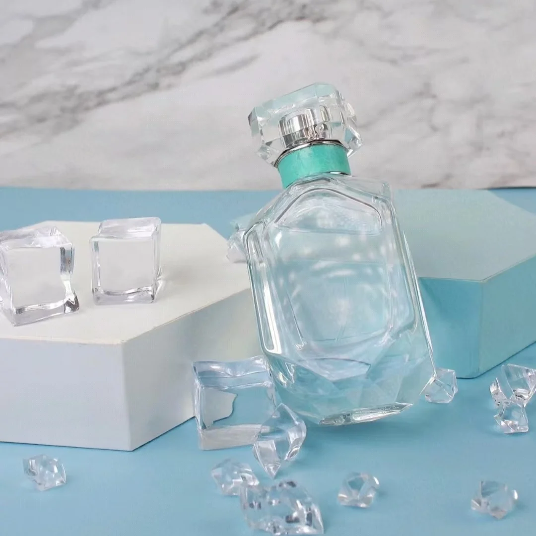 น้ำหอมเฉพาะกลุ่ม 75 มล. กลิ่นซิตรัสที่หรูหราและอ่อนโยน กลิ่นหอมติดทนนาน เหมาะสำหรับการใช้ในชีวิตประจำวันและออกเดท