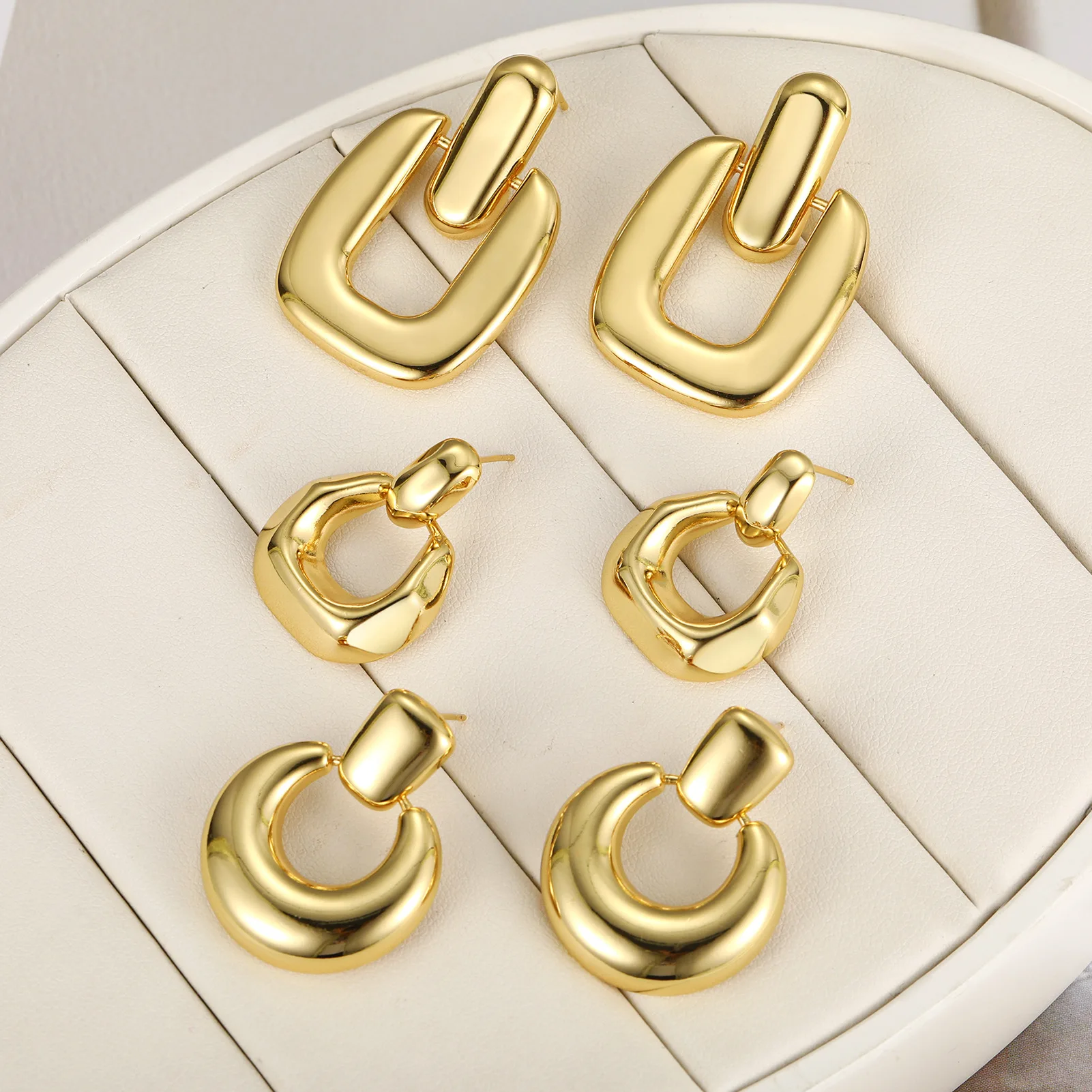 1set Hot Selling Instagram Fashionable Simplicity Luxury high-end Earring Set Retro Geometric Exaggerated Earrings Wholesale